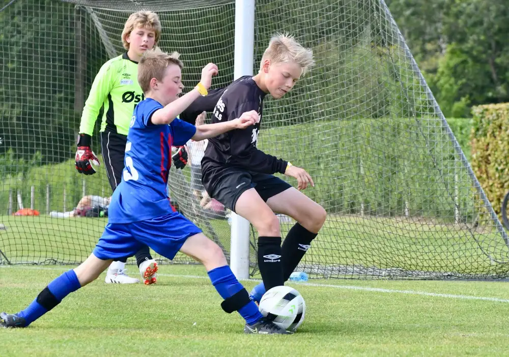 Is Fotbal